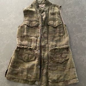 Sanctuary Camo Utility Vest (Small)